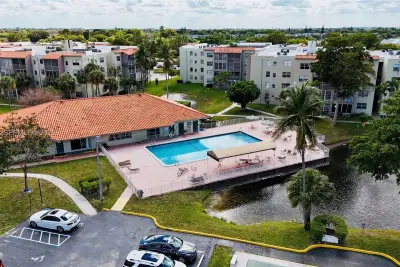 1800 SW 81st Ave #1112, North Lauderdale: photo 1 of 17