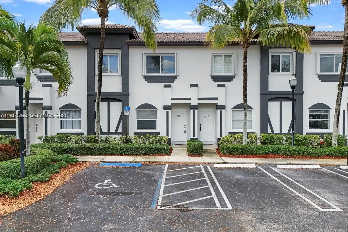 2308 SE 24th Ave, Homestead: photo 1 of 30