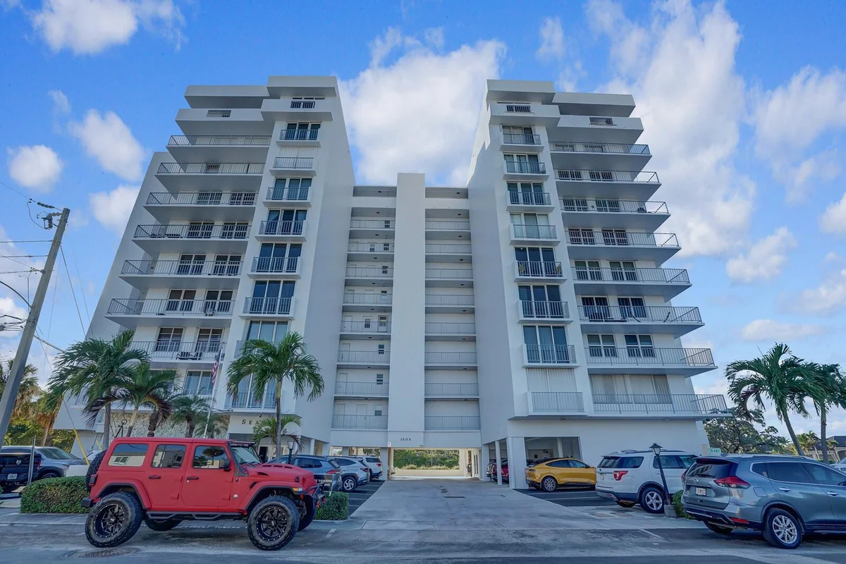 1609 N Riverside Dr #304, Pompano Beach: photo 1 of 39