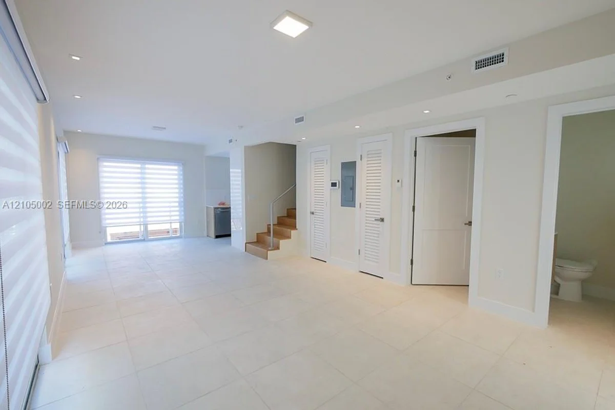 643 Jefferson Ave #11, Miami Beach: photo 1 of 13