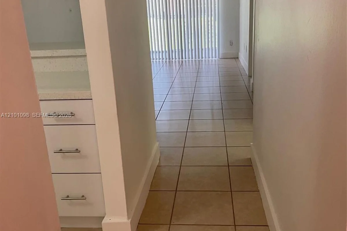 19825 SW 114th Ave #124-5, Miami: photo 1 of 15