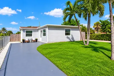 238 SW 10th Ave, Delray Beach: photo 1 of 24