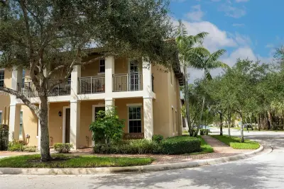 1104 SW 146th Ter, Pembroke Pines: photo 1 of 21