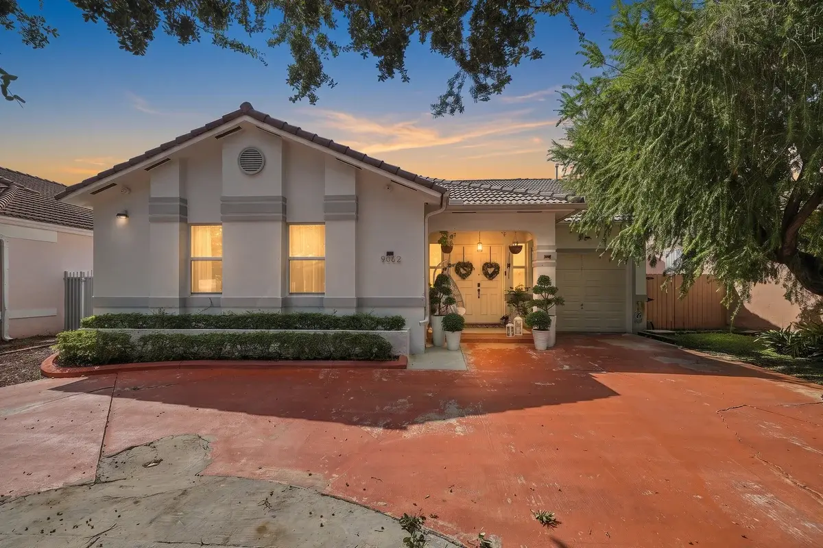9062 NW 148th Ter, Miami Lakes: photo 1 of 62