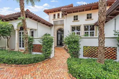 817 Harbour Isles Pl, North Palm Beach: photo 1 of 71