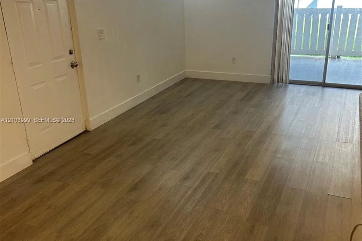 18870 NW 57th Ave #104, Hialeah: photo 1 of 15