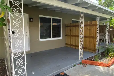 2215 Adams St #2, Hollywood: photo 1 of 21