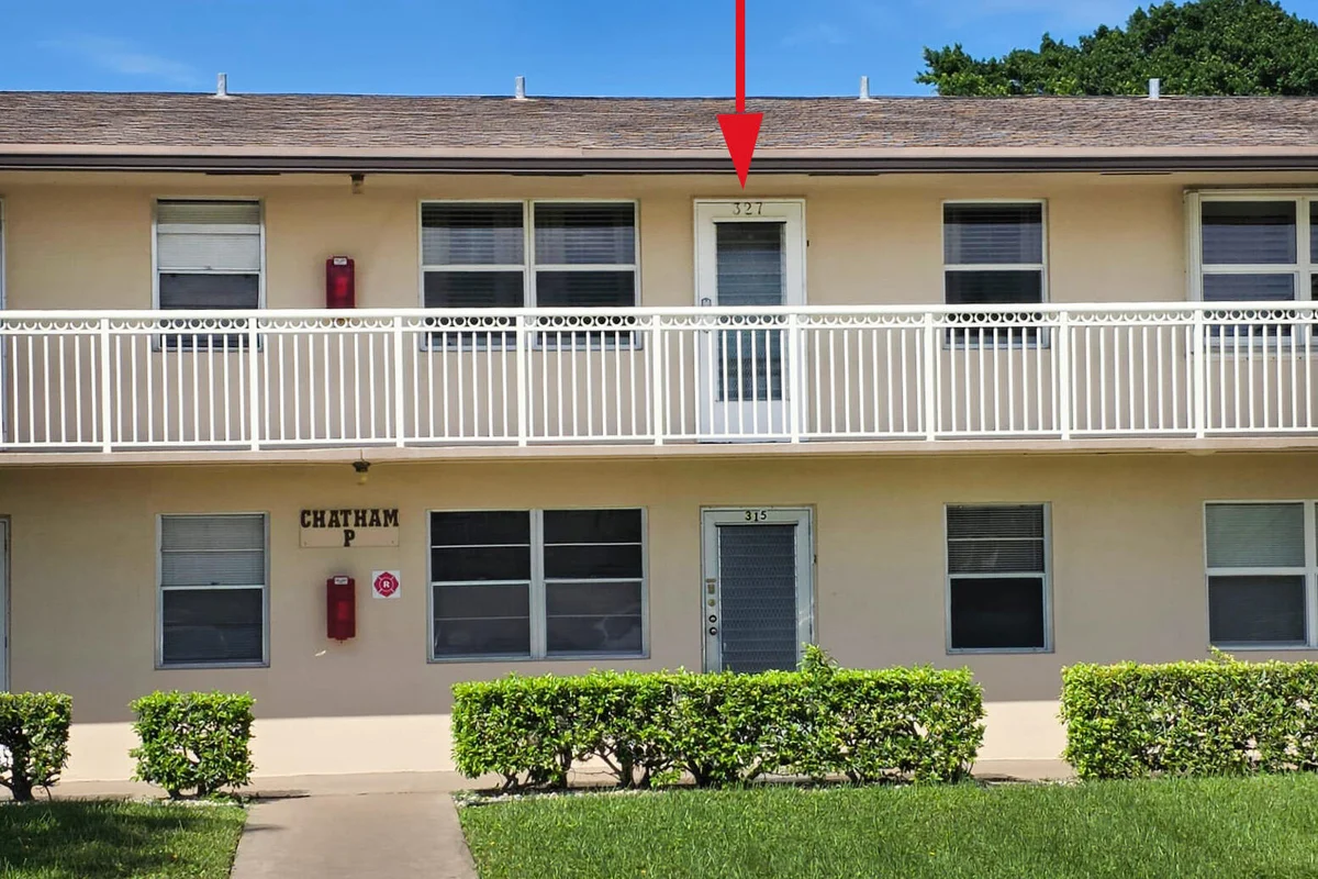 327 Chatham P, West Palm Beach: photo 1 of 30