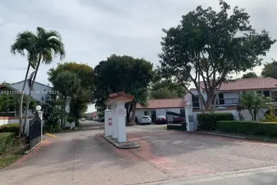 7415 SW 153rd Ct #106-7, Miami: photo 1 of 10