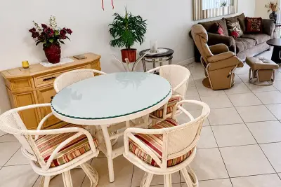 2801 Somerset Dr #106, Lauderdale Lakes: photo 1 of 17