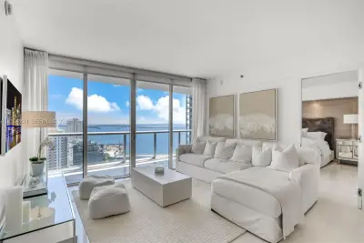 465 Brickell Ave #2703, Miami: photo 1 of 26