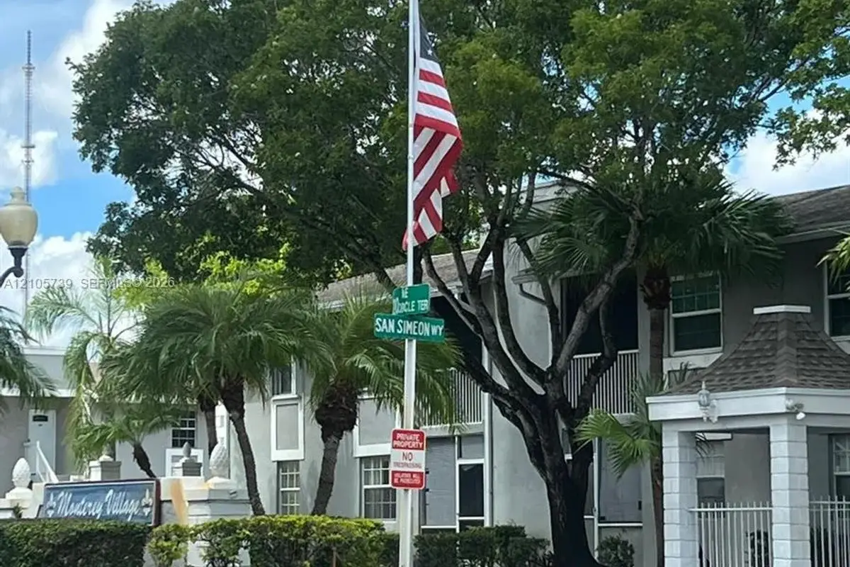 470 NE 210th Cir Ter #201-11, Miami: photo 1 of 51