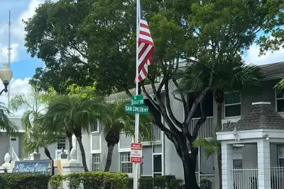 470 NE 210th Cir Ter #201-11, Miami: photo 1 of 51