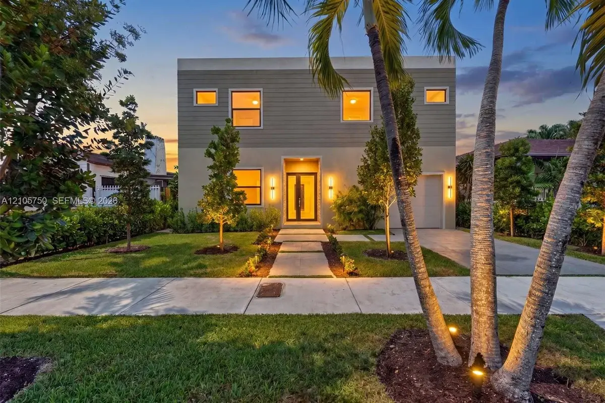 2240 SW 13th St, Miami: photo 1 of 35