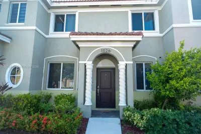 1026 SE 23rd Ave, Homestead: photo 1 of 34