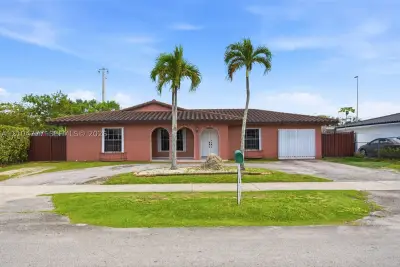 2461 SW 117th Ct, Miami: photo 1 of 23