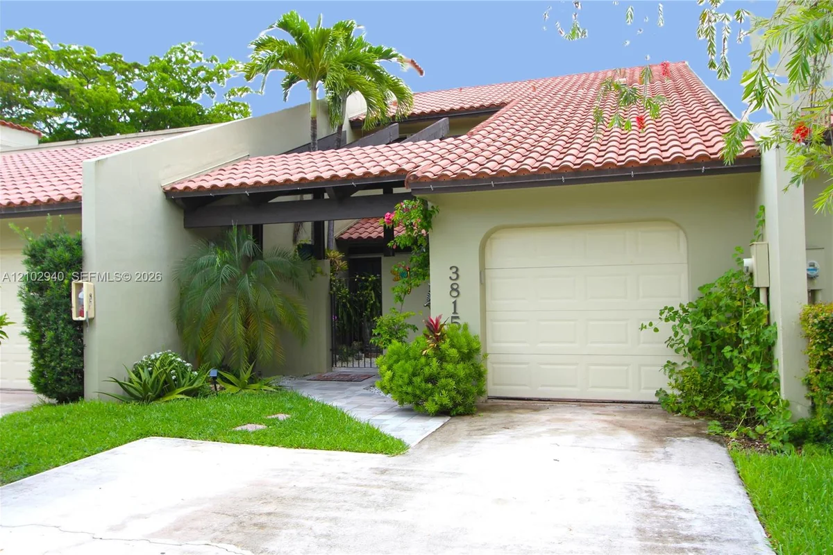 3815 Alcantara Ave #D-77, Doral: photo 1 of 42