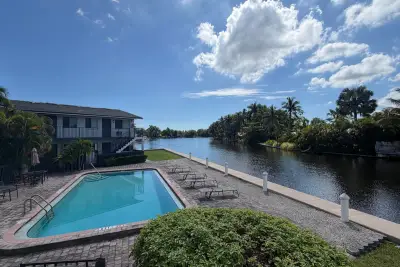 1810 E Oakland Park Blvd #15, Oakland Park: photo 1 of 21