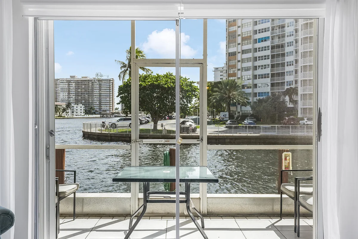 2600 Diana Dr #107, Hallandale Beach: photo 1 of 35