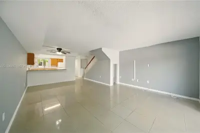 14907 SW 80th St #207, Miami: photo 1 of 19