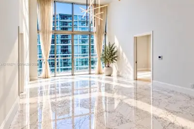 475 Brickell Ave #2209, Miami: photo 1 of 18