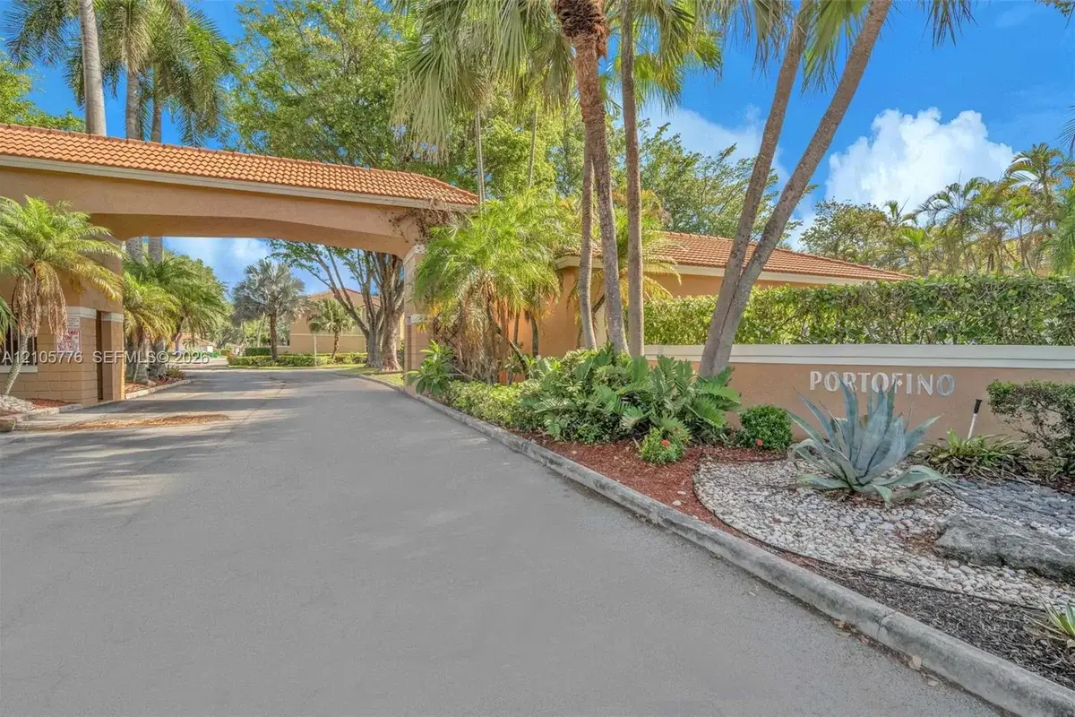 11211 Lakeview Dr #53-O, Coral Springs: photo 1 of 32