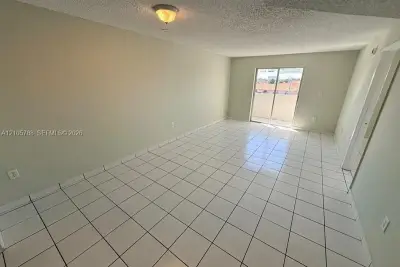 6060 W 21st Ct #508, Hialeah: photo 1 of 10
