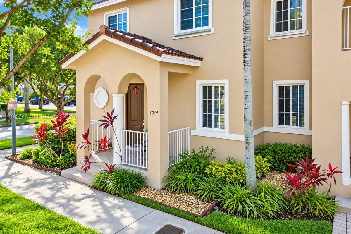 14244 SW 272nd Ln, Homestead: photo 1 of 20