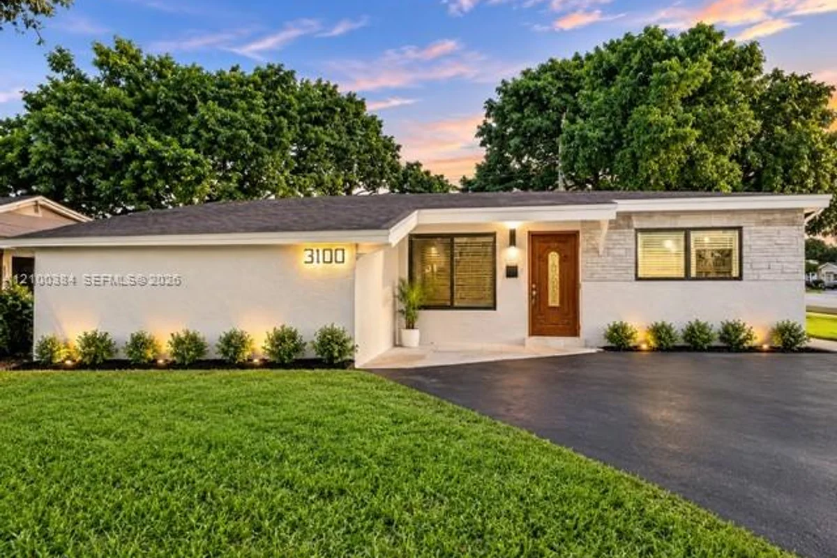 3100 SW 67th Ter, Miramar: photo 1 of 13