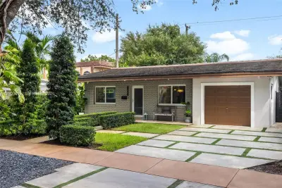 1261 San Miguel Ave, Coral Gables: photo 1 of 20