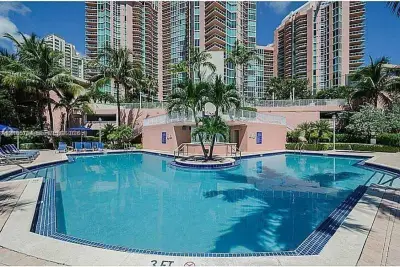 3370 Hidden Bay Dr #806, Aventura: photo 1 of 10