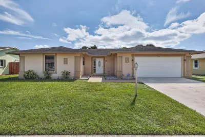 2523 Doral Way, Riviera Beach: photo 1 of 42