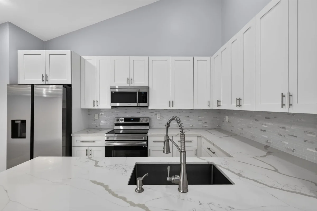 1050 Summit Place Cir #D, West Palm Beach: photo 1 of 17