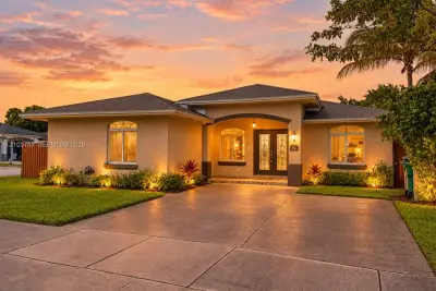 3783 NW 201st Ter, Miami Gardens: photo 1 of 39