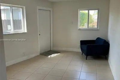 10850 SW 41st St #2, Miami: photo 1 of 4
