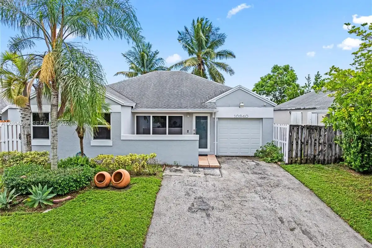 10340 SW 208th Ln, Cutler Bay: photo 1 of 17