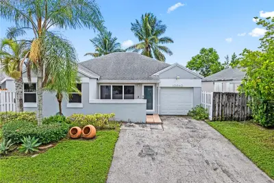 10340 SW 208th Ln, Cutler Bay: photo 1 of 17