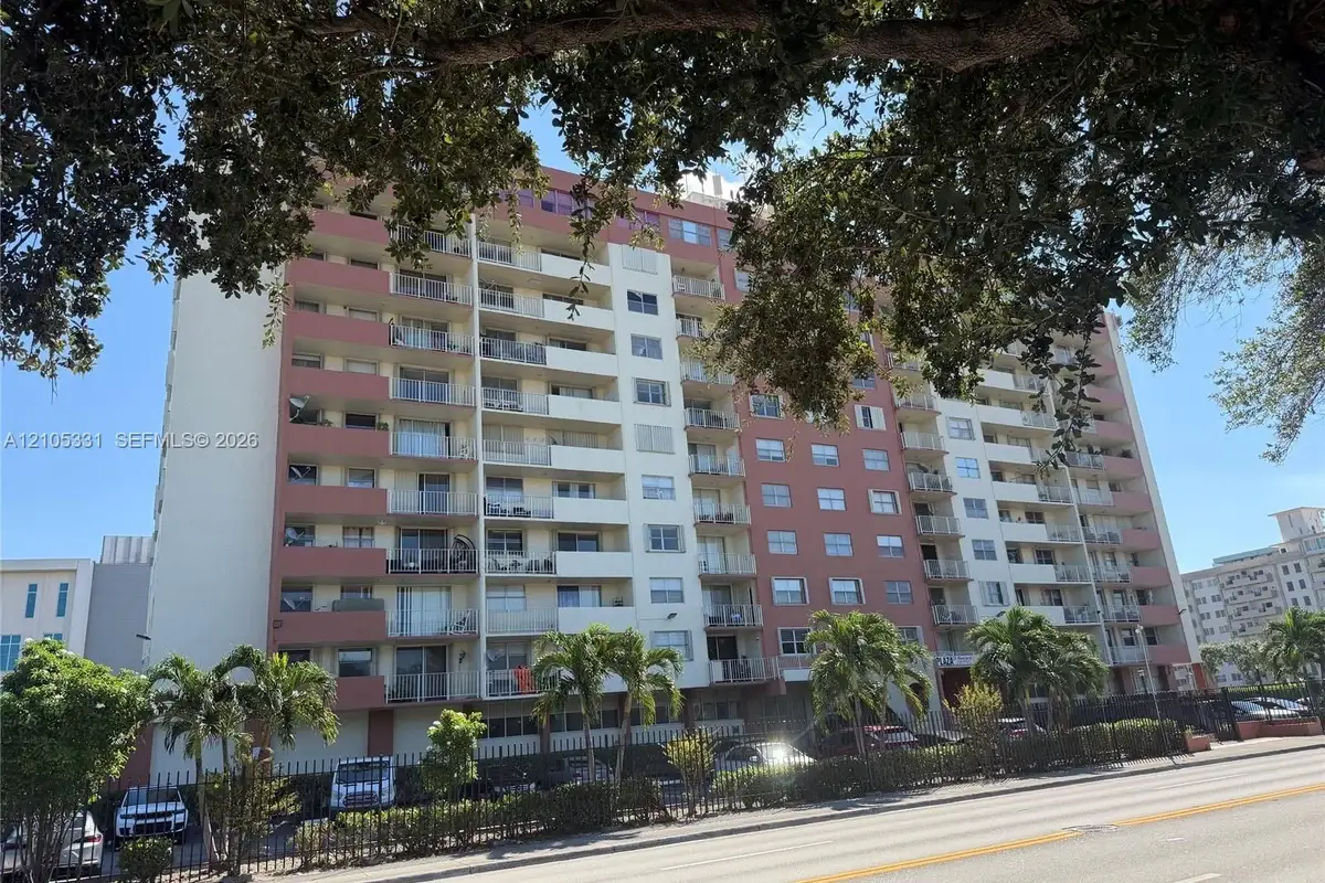 4675 W 18th Ct #902, Hialeah: photo 1 of 2