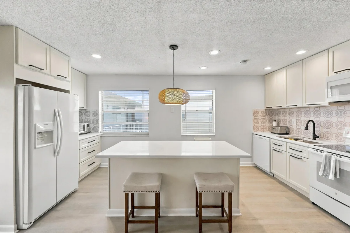 74 Normandy B, Delray Beach: photo 1 of 28