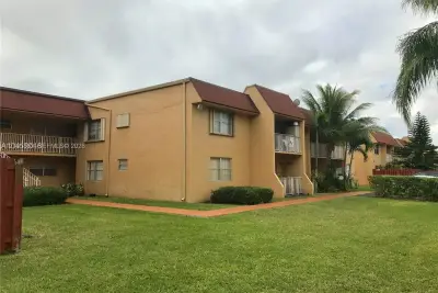 9974 SW 88th St #1021, Miami: photo 1 of 21