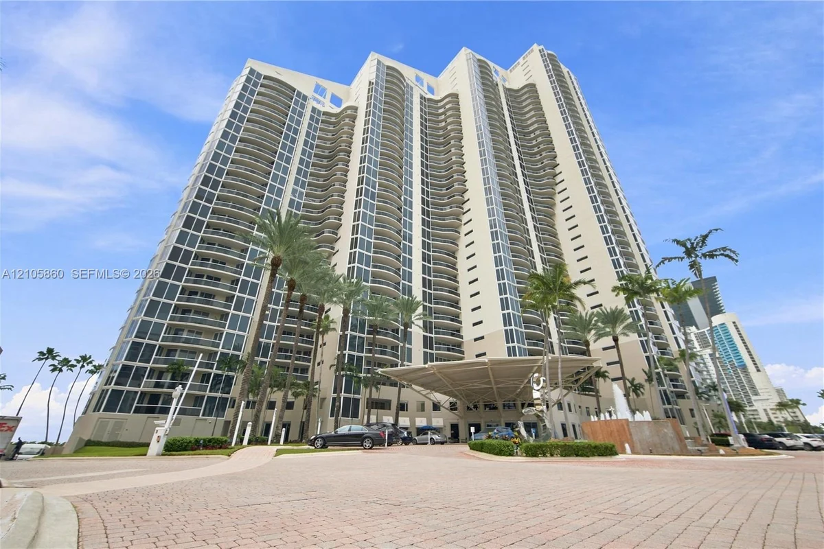 17555 Collins Ave #1903, Sunny Isles Beach: photo 1 of 32