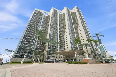 17555 Collins Ave #1903, Sunny Isles Beach: photo 1 of 32