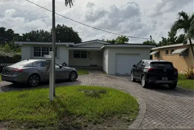 3030 SW 62nd Ct, Miami: photo 1 of 15