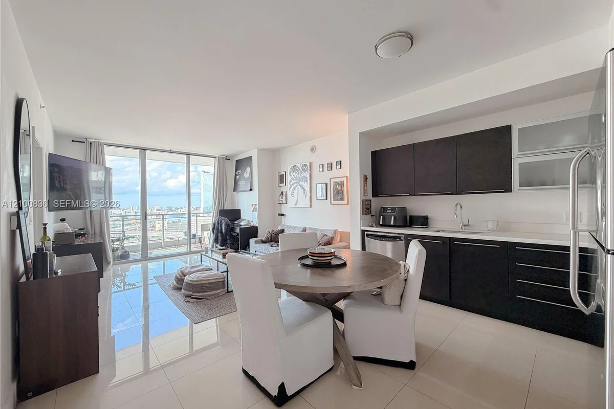 90 SW 3rd St #1910, Miami: photo 1 of 19
