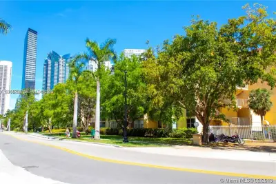 200 172nd St #101, Sunny Isles Beach: photo 1 of 15