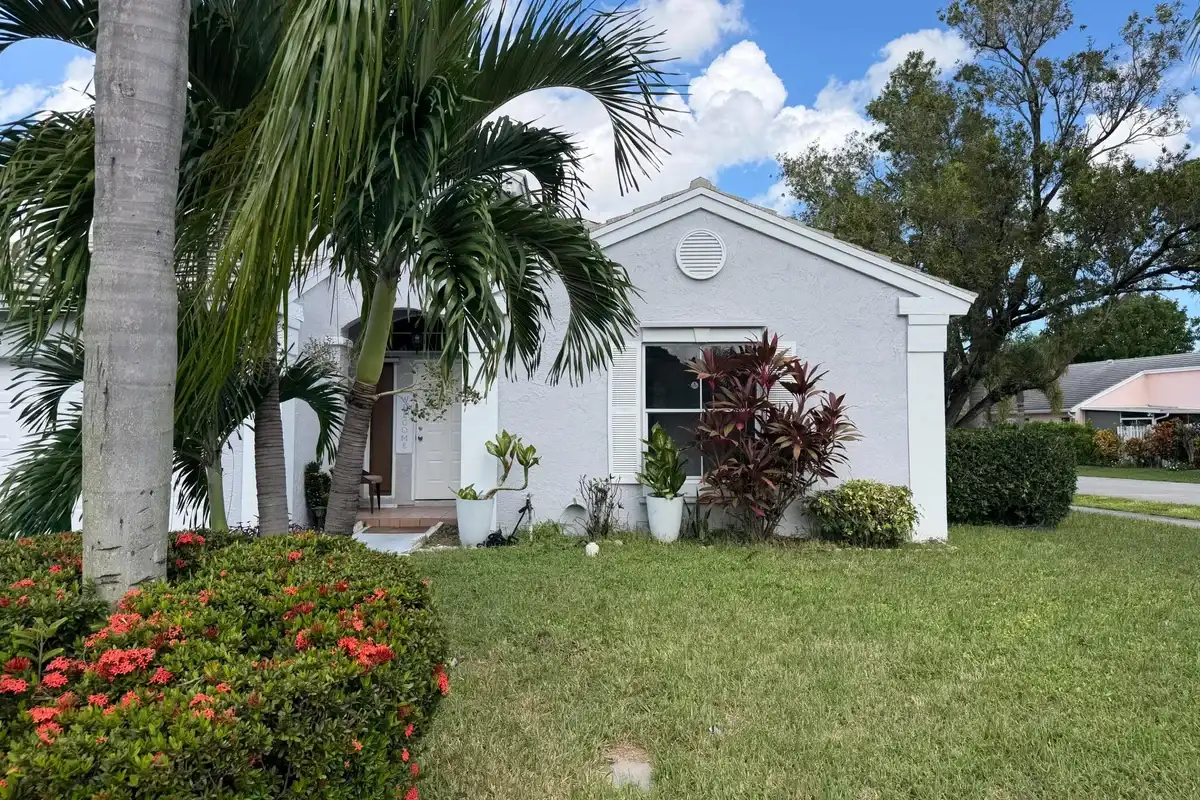 5305 NW 54th St NW, Coconut Creek: photo 1 of 28