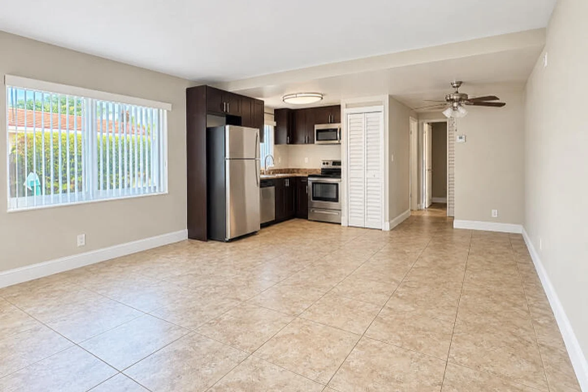 540 NE 44th St #14, Boca Raton: photo 1 of 4