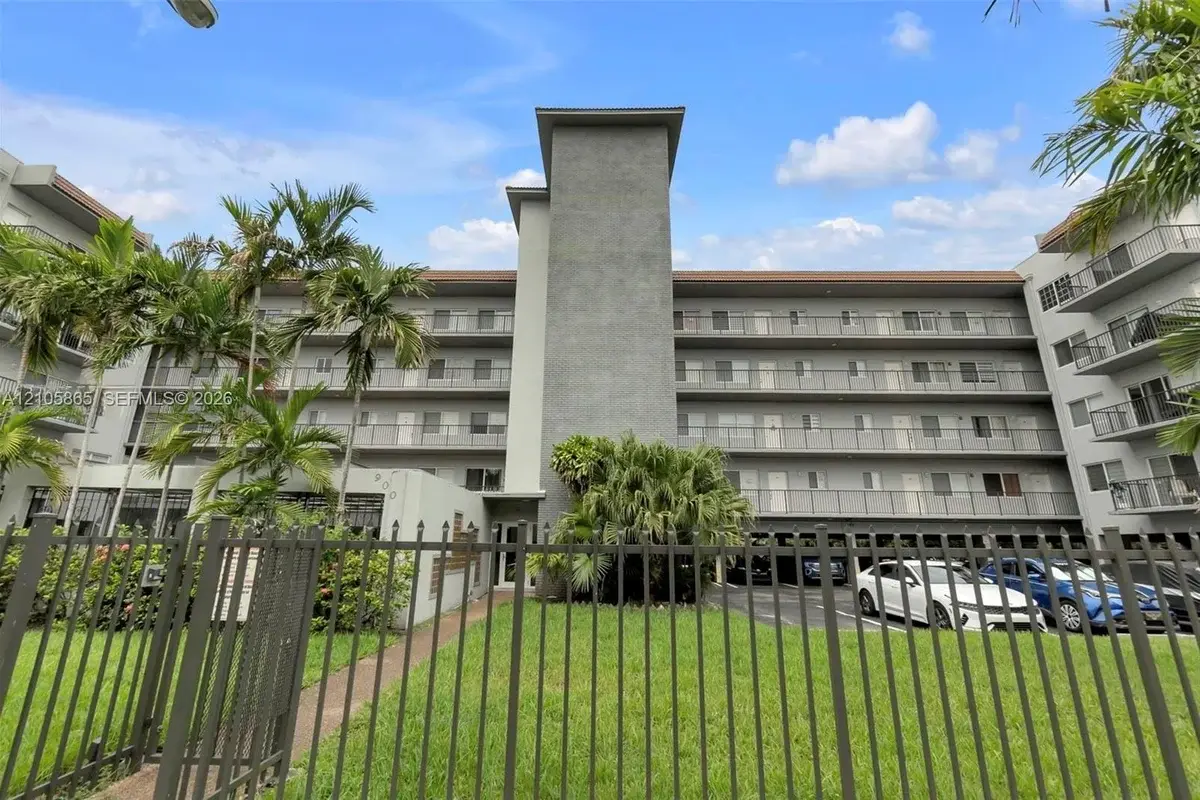 900 SW 84th Ave #309A, Miami: photo 1 of 16