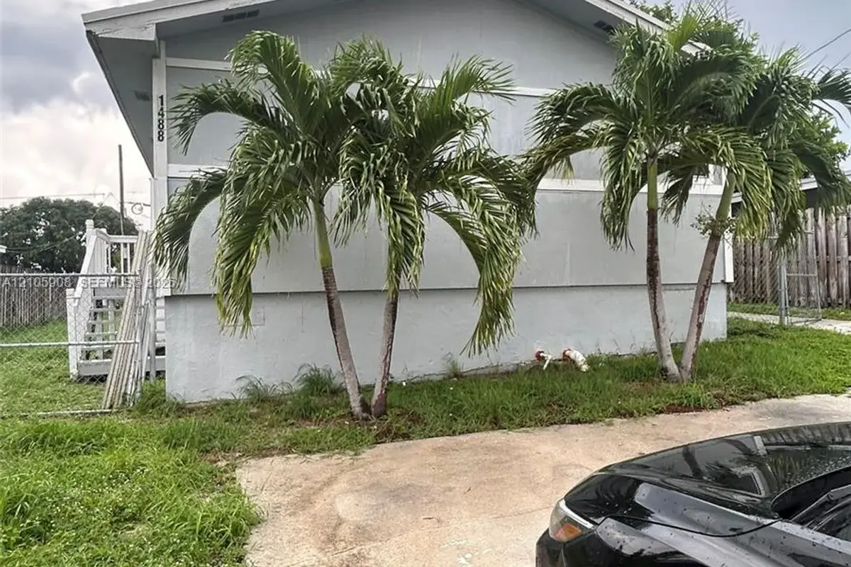 1488 W 31st St, Riviera Beach: photo 1 of 13