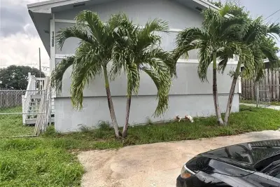 1488 W 31st St, Riviera Beach: photo 1 of 13